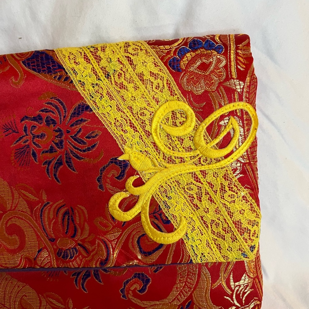 Elegant Red and Yellow Clutch - Picture 2 of 4